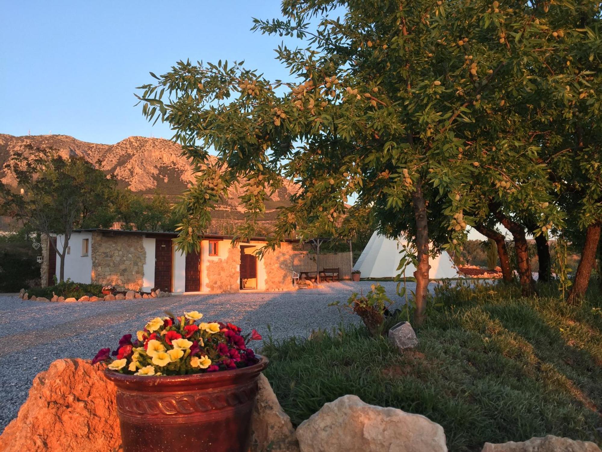 Glamping Casa Bella Teepees *